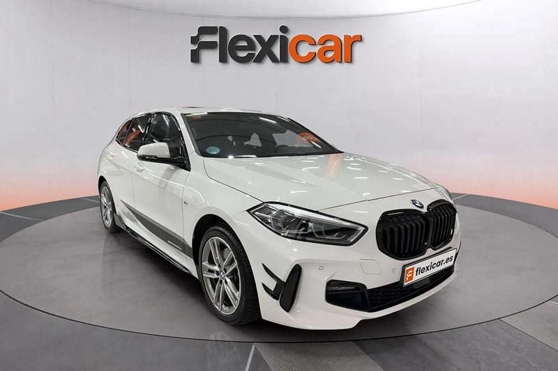 Blanco Usado 2021 BMW 118 Utilitario | 22.490 € (Precio justo) - Imagen 1/4