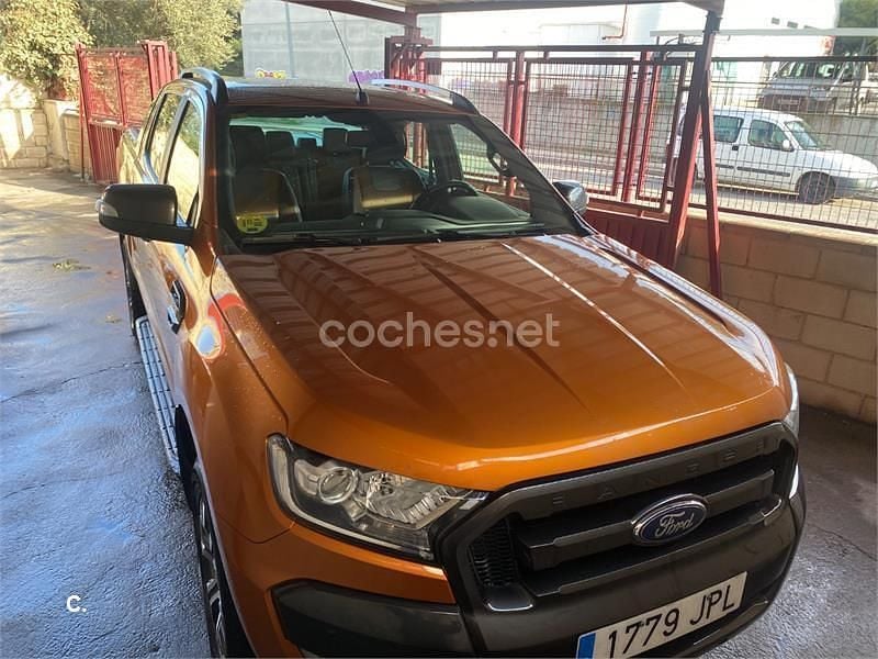 Usado Ford Ranger Wildtrack 200 CV (147 kW) 2016 Naranja Pickup/Camioneta