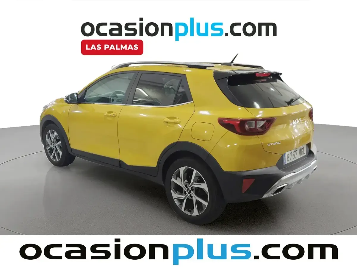 Usado Kia Stonic 100 CV (73 kW) 2023 Amarillo SUV