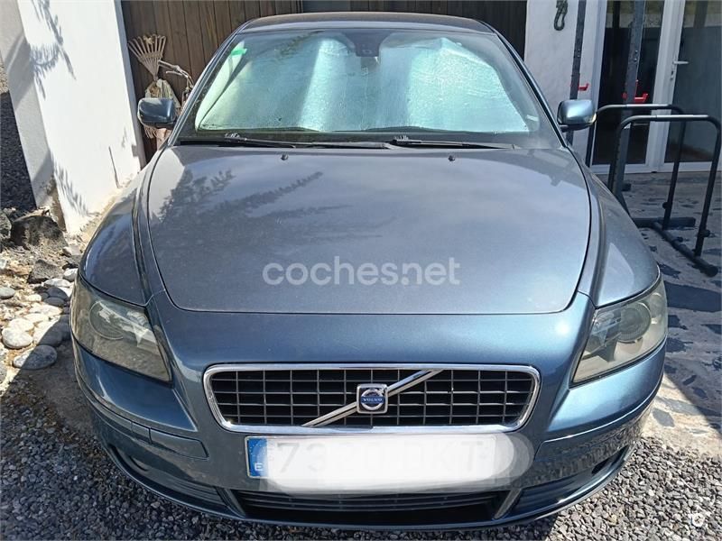 Azul Usado 2005 Volvo S40 Momentum Berlina | 5700 € - Imagen 1/4