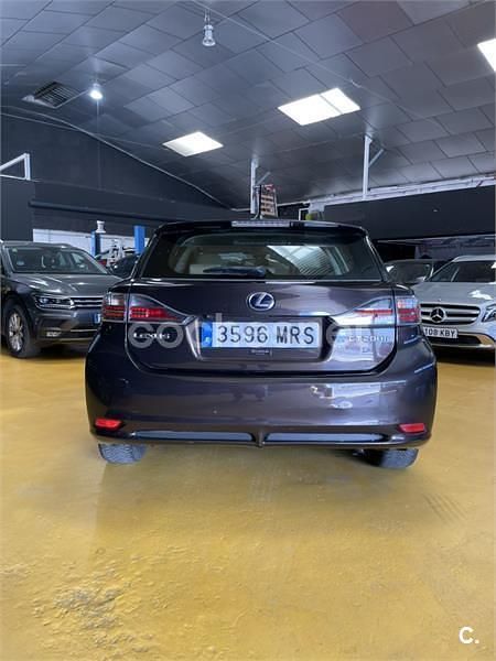 Usado Lexus CT200h 136 CV (100 kW) 2012 Granate Berlina