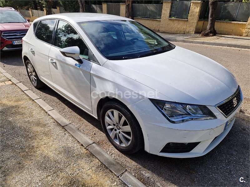 Usado Seat Leon Style 115 CV (84 kW) 2019 Blanco Berlina
