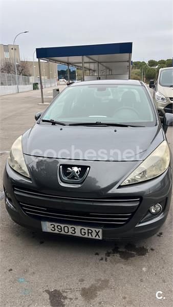 Usado Peugeot 207 Sport 95 CV (69 kW) 2009 Gris / plata Berlina