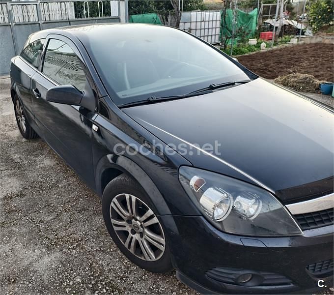 Usado Opel Astra GTC Cosmo 150 CV (110 kW) 2007 Negro Berlina