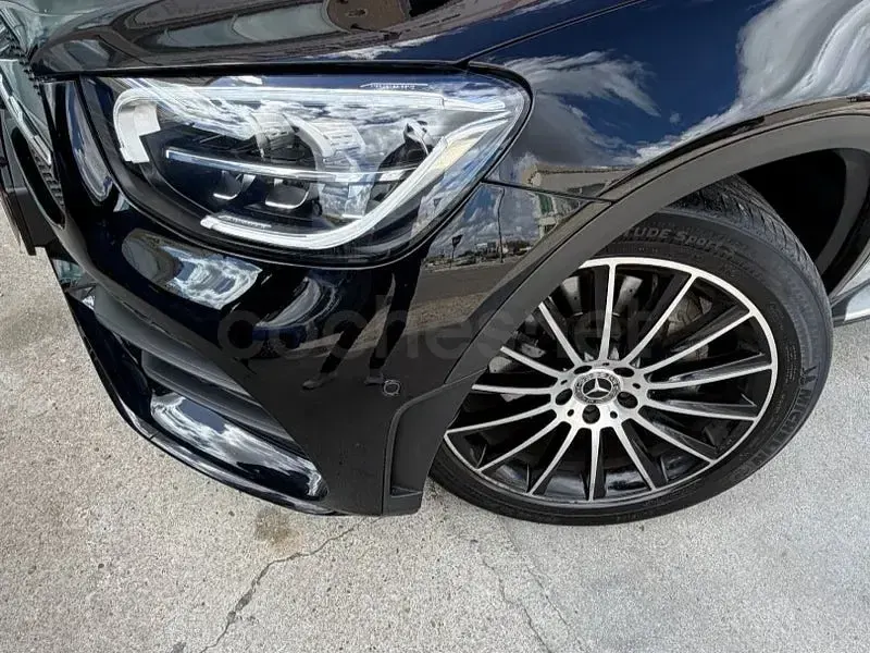 Usado Mercedes GLC300e 320 CV (235 kW) 2020 Negro SUV