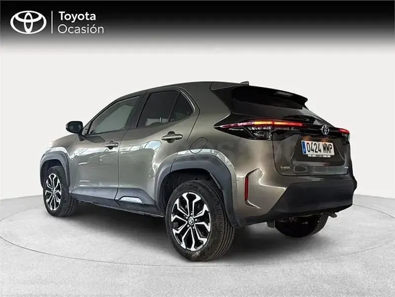 Usado Toyota Yaris Cross Active 116 CV (85 kW) 2024 Marrón SUV