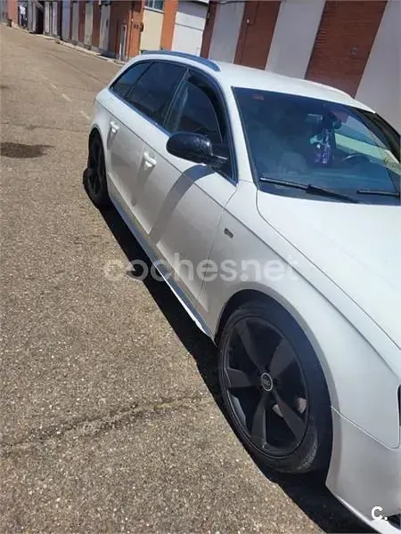 Usado Audi A4 143 CV (105 kW) 2010 Blanco Familiar