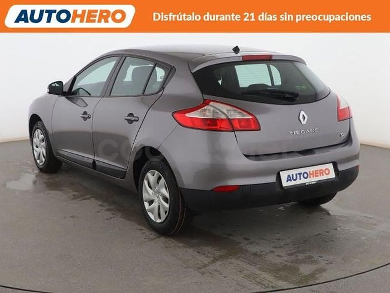 Usado Renault Mégane Life 115 CV (84 kW) 2014 Gris / plata Berlina