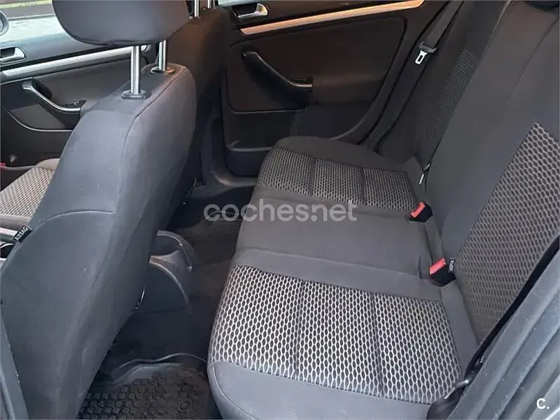 Usado VW Golf VI Sport 122 CV (89 kW) 2011 Gris / plata Utilitario