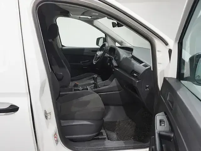 Käytetty VW Caddy 102 HP (75 kW) 2021 Valkoinen Tila-auto