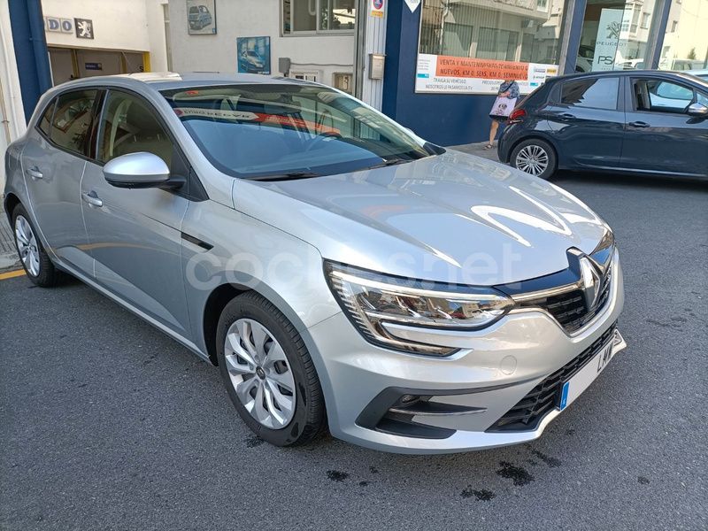 Gris / plata Usado 2021 Renault Mégane IV Life Berlina | 14.900 € (Precio justo) - Imagen 1/4