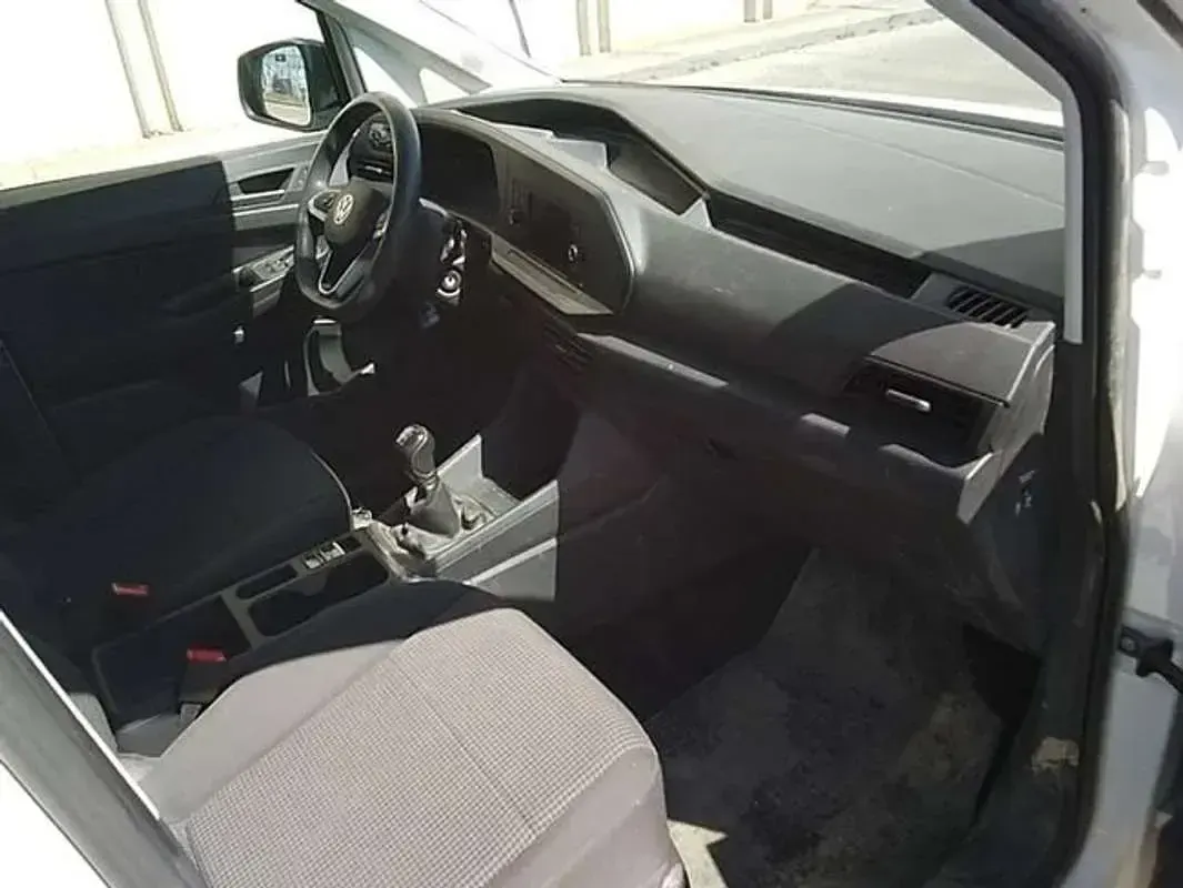 Usado VW Caddy Trendline 122 CV (89 kW) 2021 Blanco Monovolumen