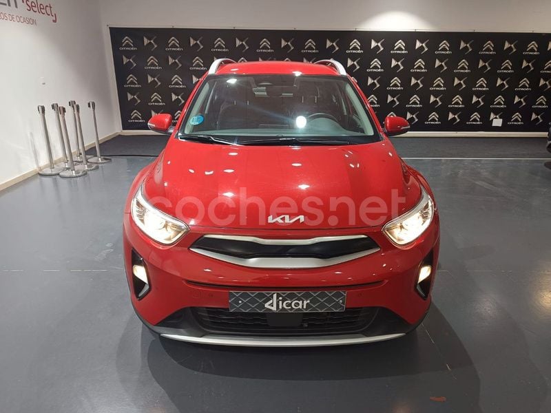 Rojo Usado 2024 Kia Stonic SUV | 17.900 € (Precio justo) - Imagen 1/4