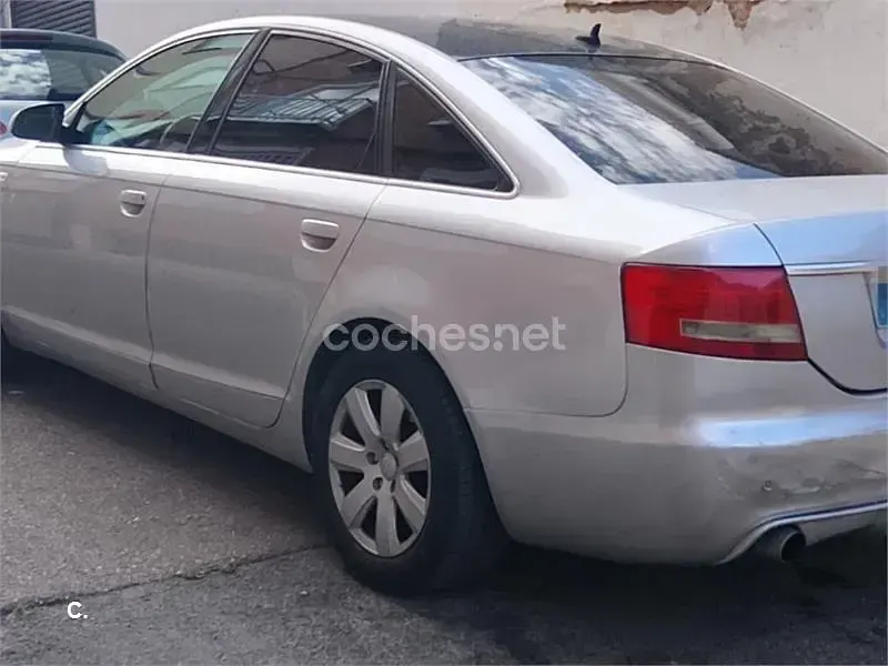 Usado Audi A6 233 CV (171 kW) 2005 Gris / plata Berlina