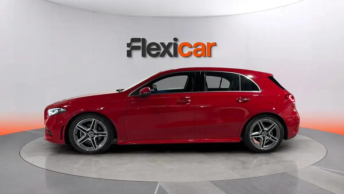 Usado Mercedes A180 136 CV (100 kW) 2019 Rojo Berlina