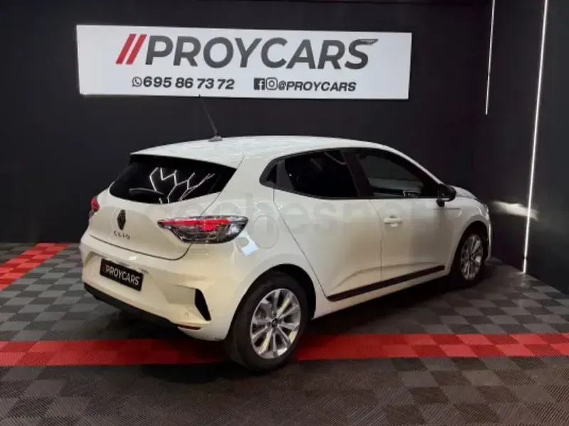 Usado Renault Clio V Techno 100 CV (73 kW) 2025 Blanco Berlina