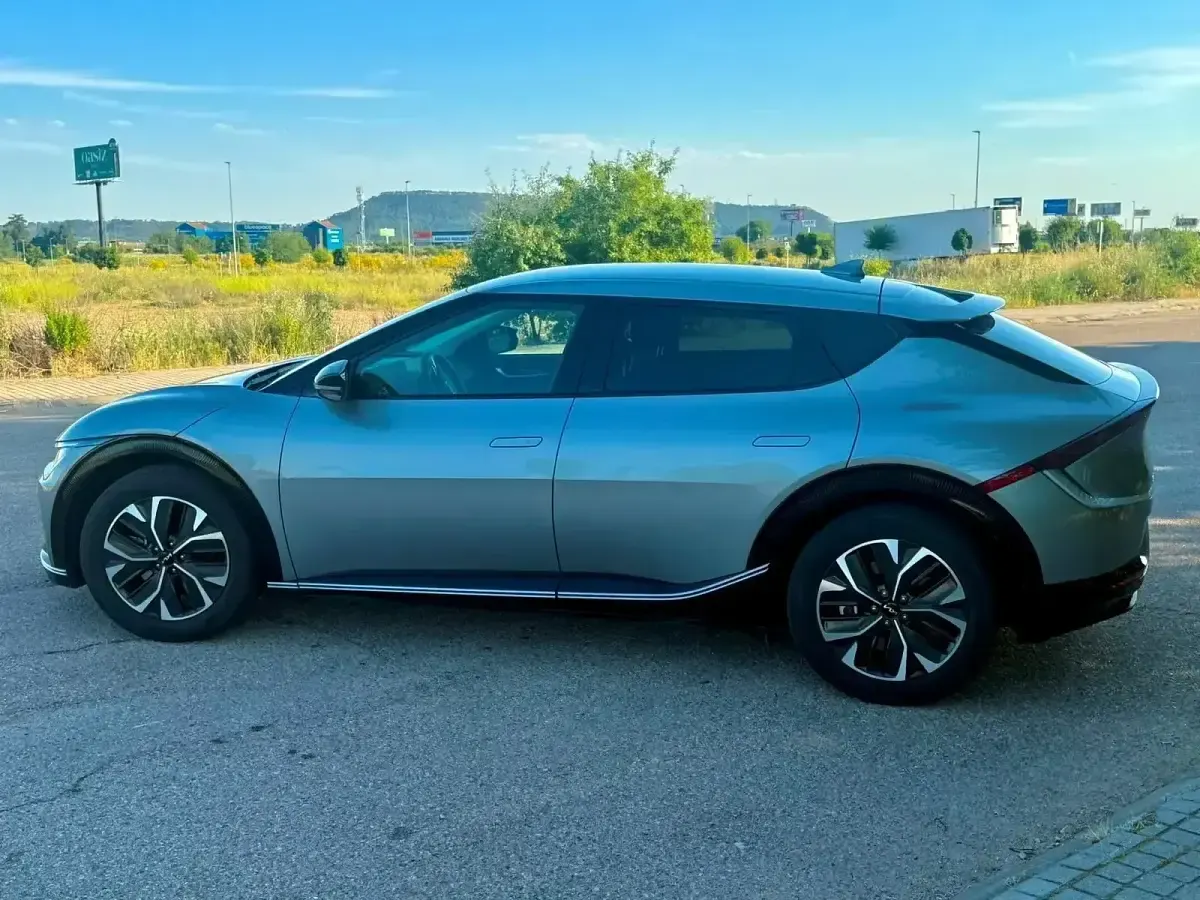 Usado Kia EV6 Air 168 kW (229 CV) 2023 Gris SUV