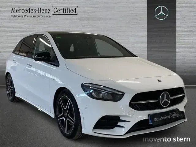 Usado Mercedes B200 AMG line 150 CV (110 kW) 2021 Blanco polar Utilitario