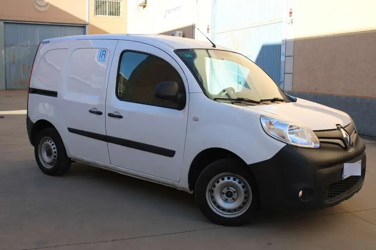 Usado Renault Kangoo 95 CV (69 kW) 2021 Blanco Monovolumen