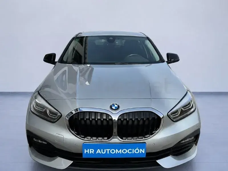 Usado BMW 118 140 CV (102 kW) 2020 Gris / plata Berlina