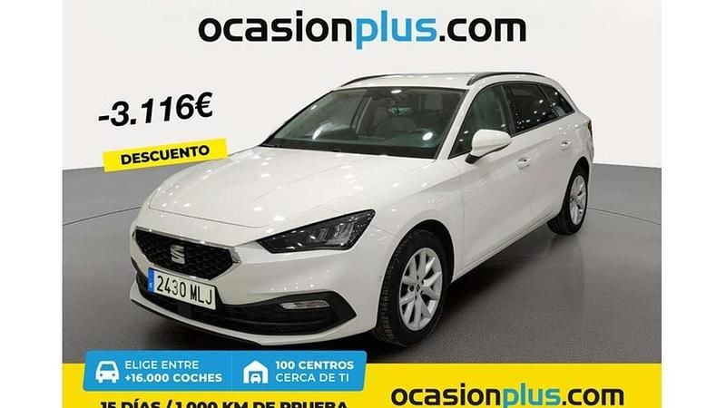 Usado Seat Leon ST Style 131 CV (96 kW) 2023 Blanco Familiar