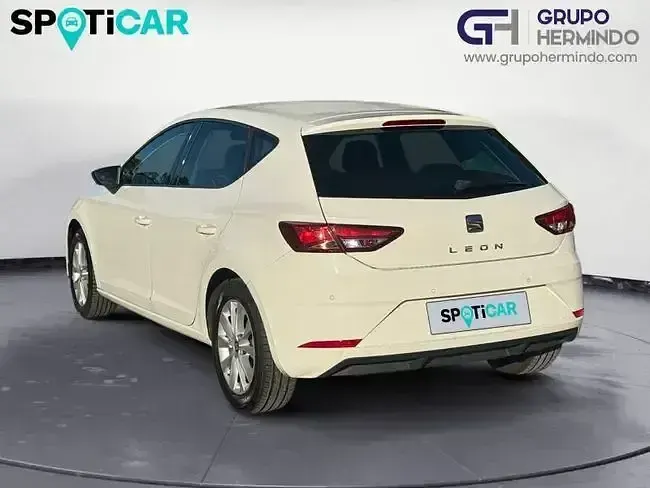 Usado Seat Leon Reference 115 CV (84 kW) 2017 Blanco Berlina