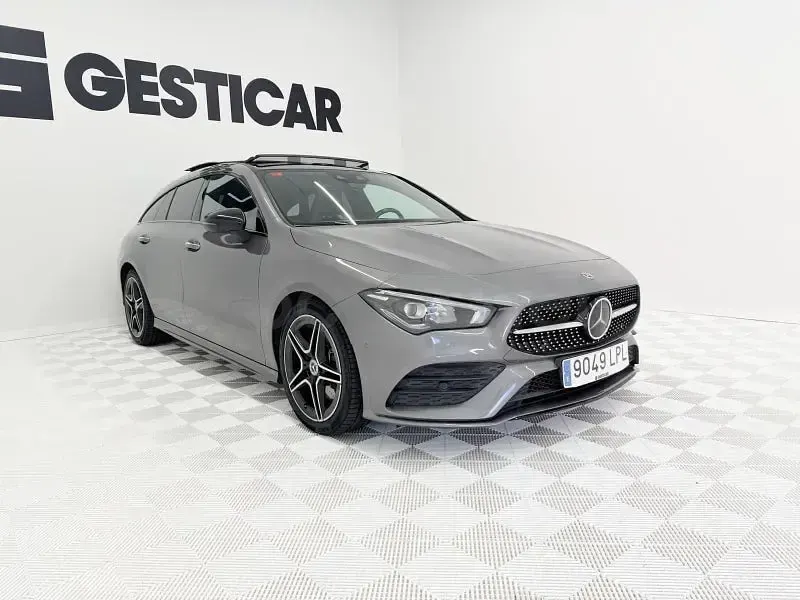 Usado Mercedes CLA200 Shooting Brake 150 CV (110 kW) 2021 Gris Familiar