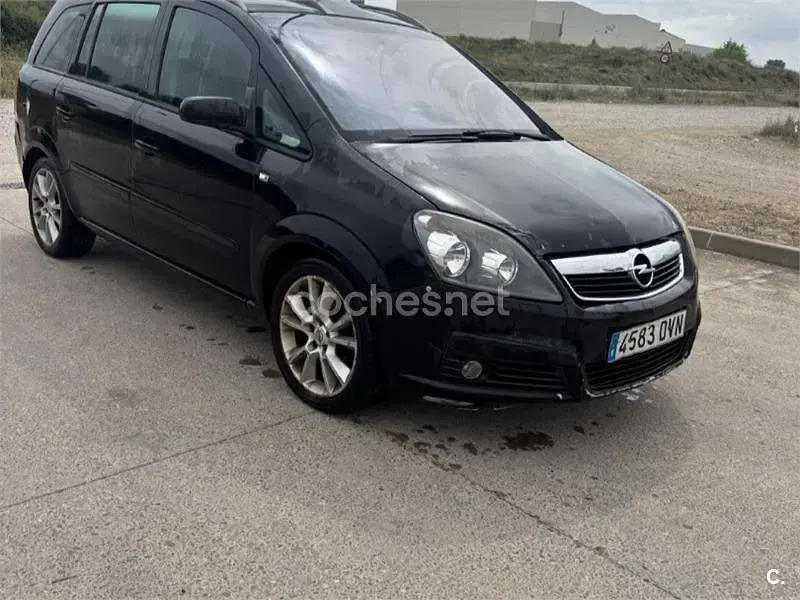 Usado Opel Zafira Elegance 100 HP (73 kW) 2006 Preto Monovolume