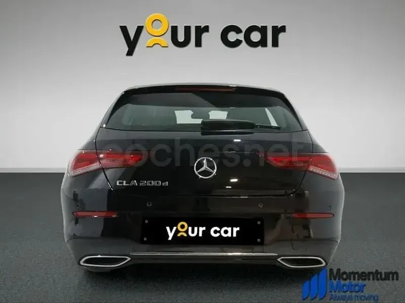 Usado Mercedes CLA200 Shooting Brake 150 CV (110 kW) 2022 Negro Familiar