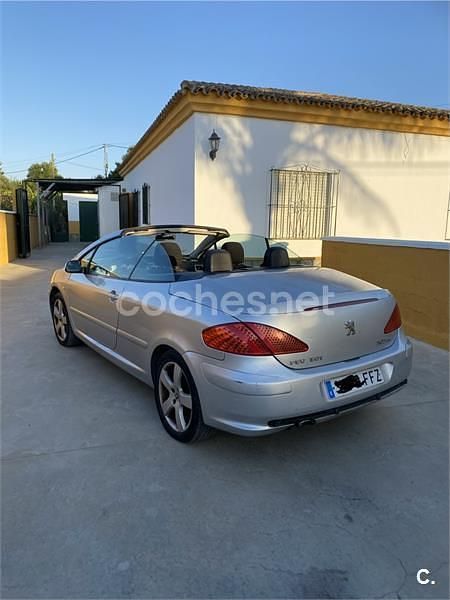 Usado Peugeot 307 CC 136 CV (100 kW) 2006 Gris / plata Descapotable