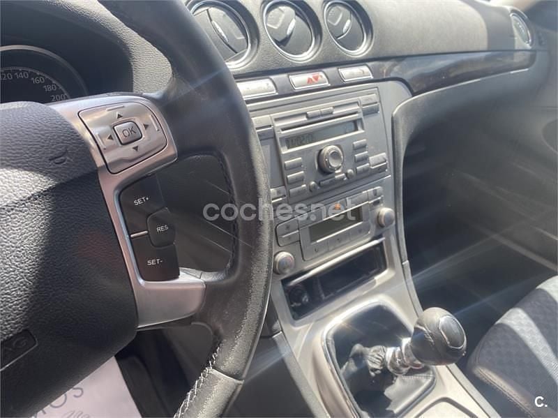Usado Ford Galaxy Ghia 140 CV (102 kW) 2007 Azul Monovolumen