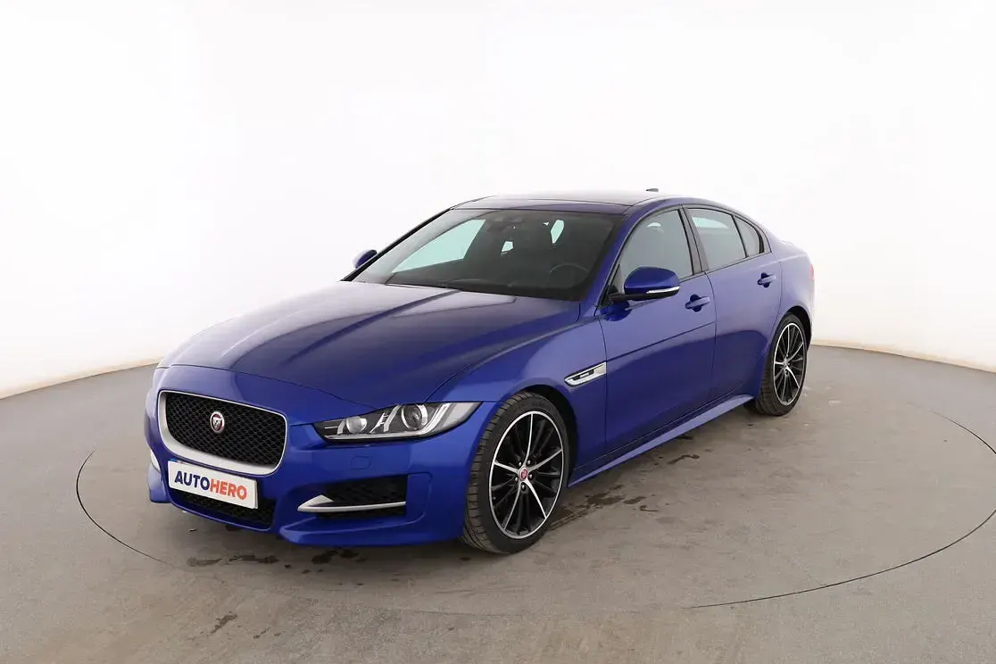 Usado Jaguar XE R-Sport 180 CV (132 kW) 2017 Berlina