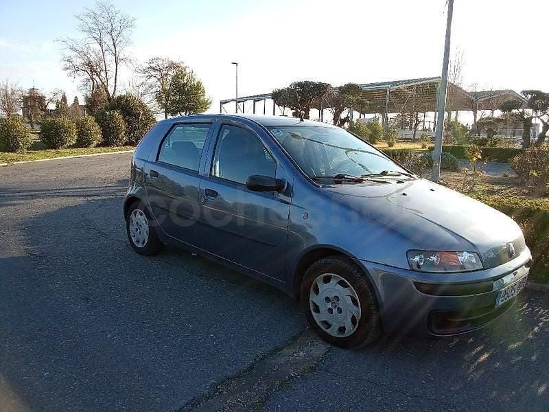 Azul Usado 2002 Fiat Punto Dynamic Berlina | 1899 € (Precio justo) - Imagen 1/4