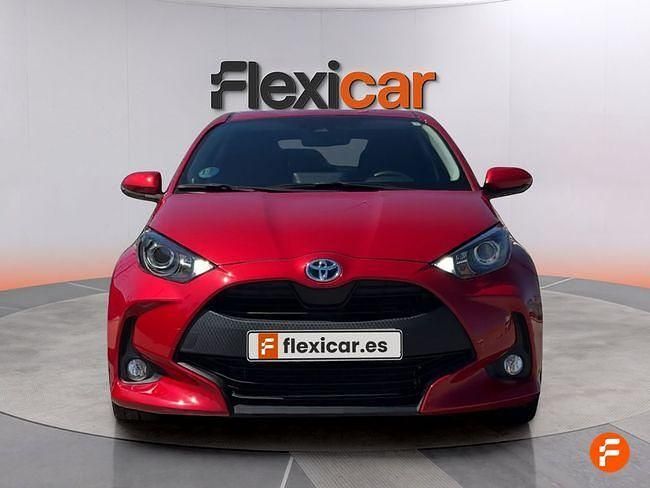Usado Toyota Yaris Hybrid Business Edition 116 CV (85 kW) 2022 Rojo