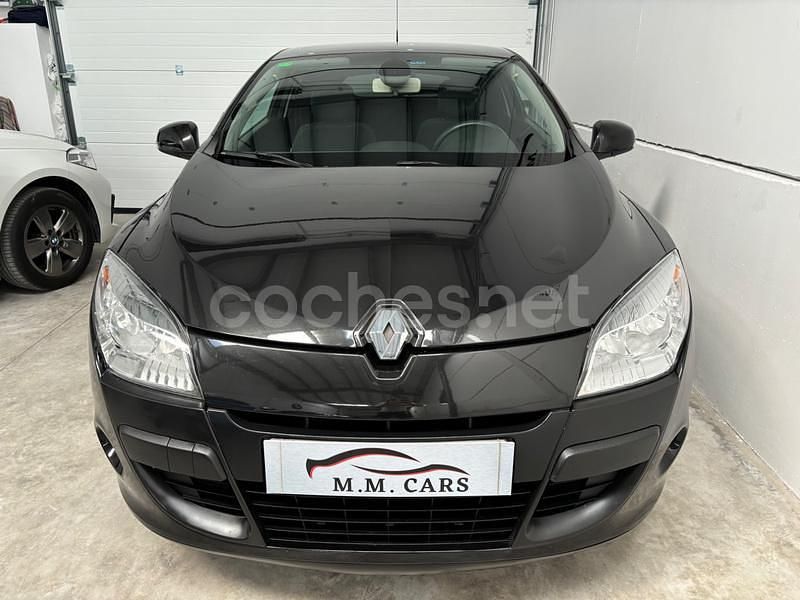 Negro Usado 2009 Renault Mégane Dynamique Berlina | 5699 € (Precio justo) - Imagen 1/4