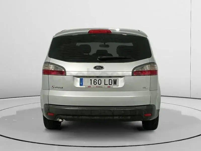 Usado Ford S-MAX Trend 140 CV (102 kW) 2009 Gris / plata Monovolumen