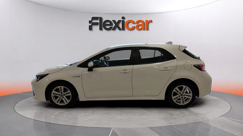 Używany Toyota Corolla Active 122 KM (89 kW) 2020 Biały Hatchback
