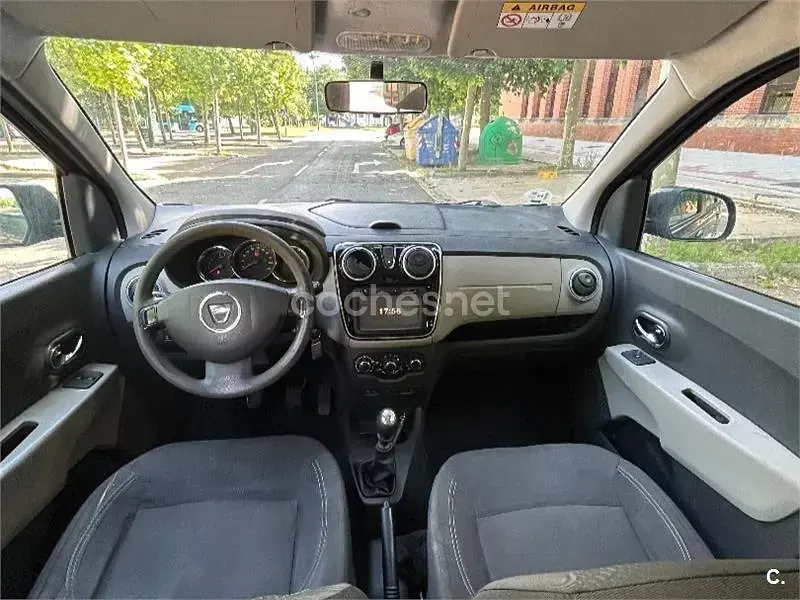 Usado Dacia Lodgy Lauréate 107 CV (78 kW) 2014 Negro Monovolumen