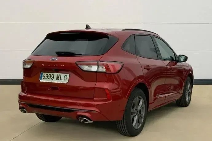 Usado Ford Kuga ST-Line 120 CV (88 kW) 2023 Rojo SUV