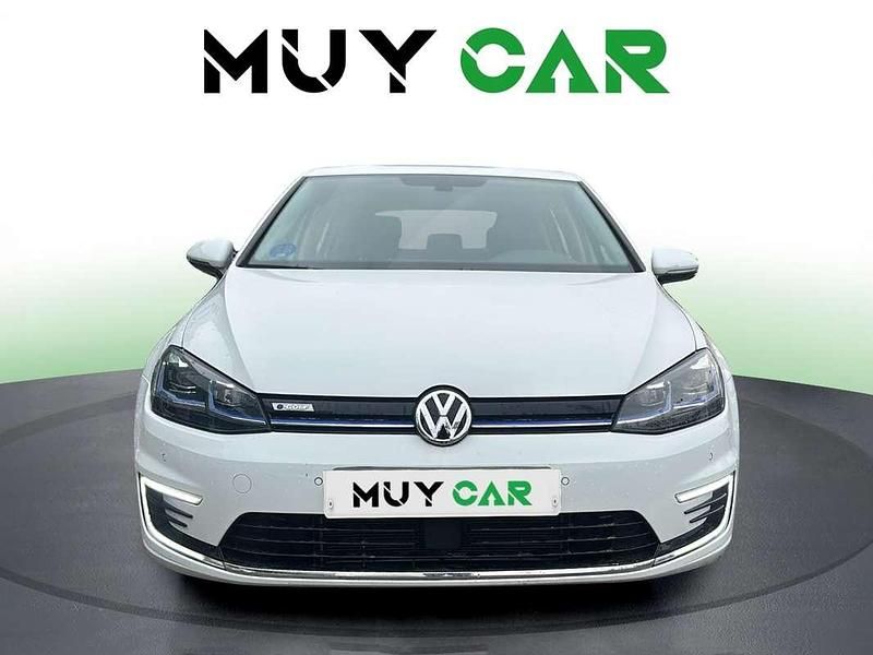 Begagnad VW e-Golf 100 kW (136 HK) 2018 Vit Halvkombi