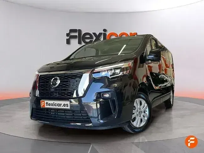 Usado Nissan Primastar N-Connecta 110 CV (80 kW) 2023 Negro Monovolumen