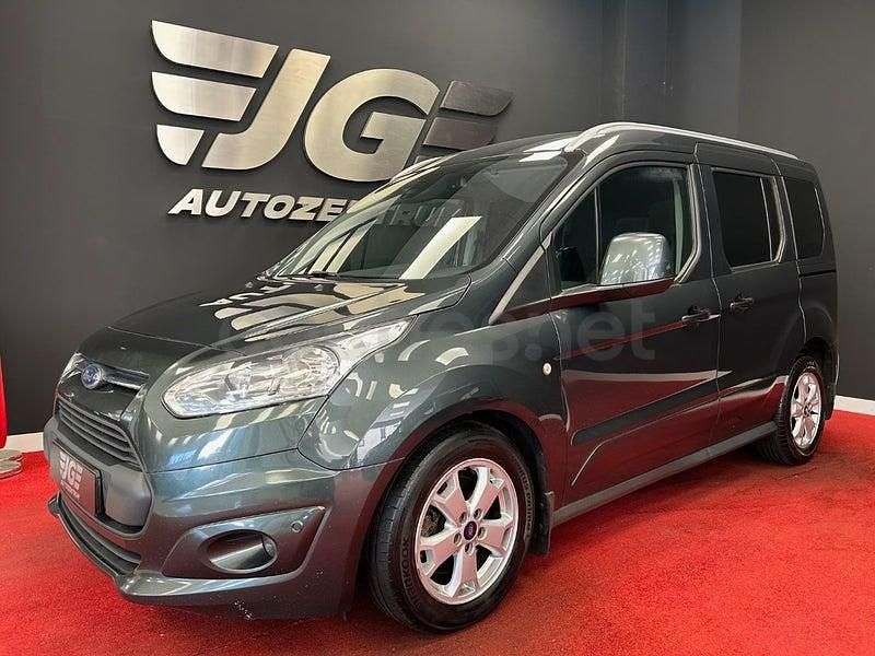 Usado Ford Tourneo Connect Titanium 120 CV (88 kW) 2017 Gris / plata Monovolumen