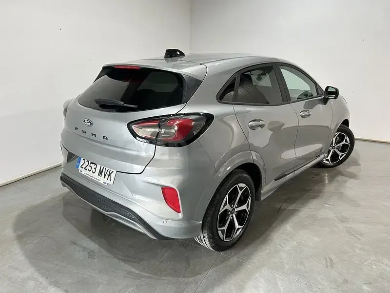 Usado Ford Puma ST-Line 125 CV (91 kW) 2024 Gris / plata SUV