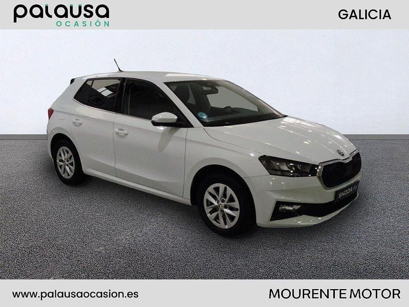 Usado Skoda Fabia Selection 95 CV (69 kW) 2024 Blanco Utilitario