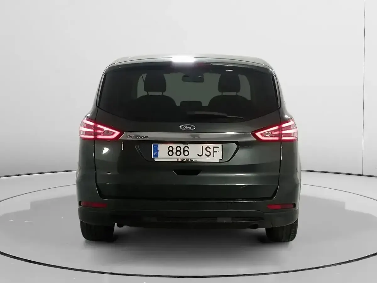 Usado Ford S-MAX Titanium 150 CV (110 kW) 2016 Gris / plata Monovolumen