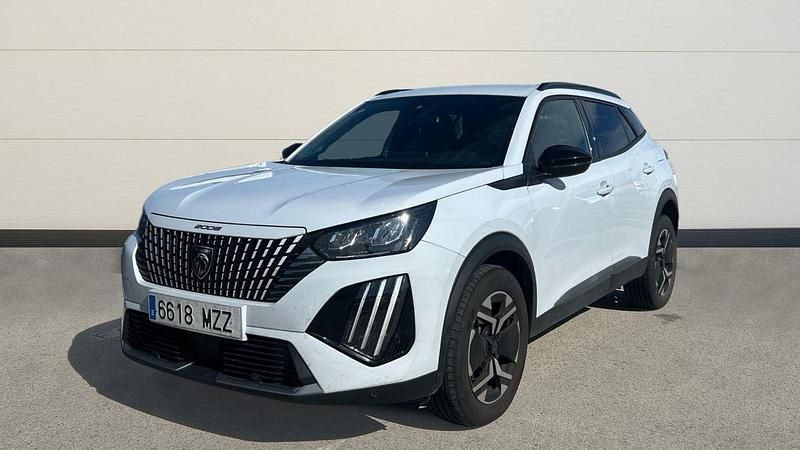 Usado Peugeot 2008 Allure 100 CV (73 kW) 2025 Blanco SUV