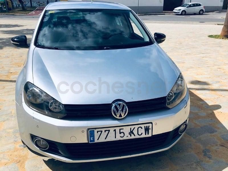 Usado VW Golf VII 105 CV (77 kW) 2012 Gris / plata Berlina