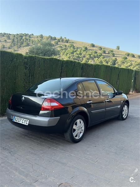 Negro Usado 2004 Renault Mégane II Dynamique Berlina | 3200 € (Precio justo) - Imagen 1/2