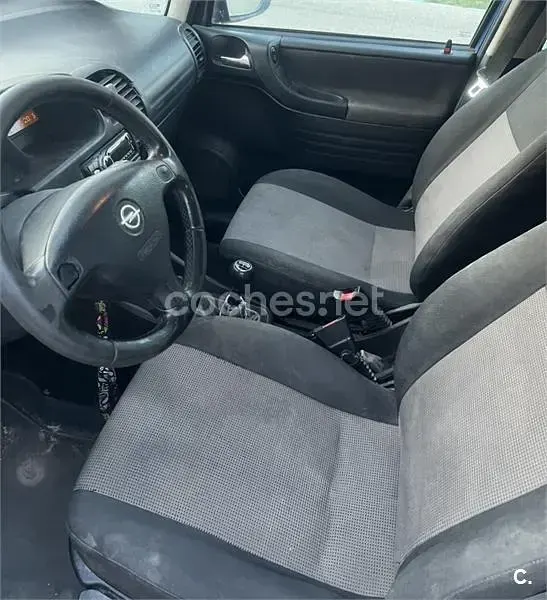 Usado Opel Zafira Elegance 100 CV (73 kW) 2004 Azul Monovolumen