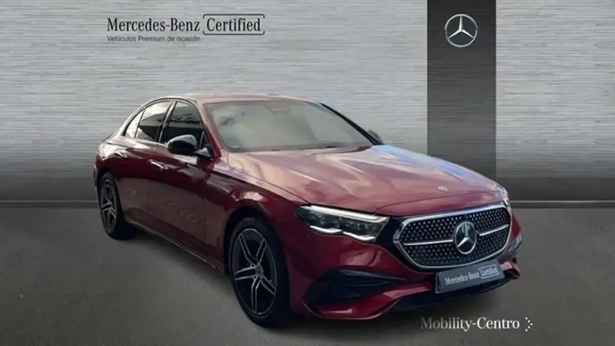 Usado Mercedes E200 207 CV (152 kW) 2025 Rojo Berlina